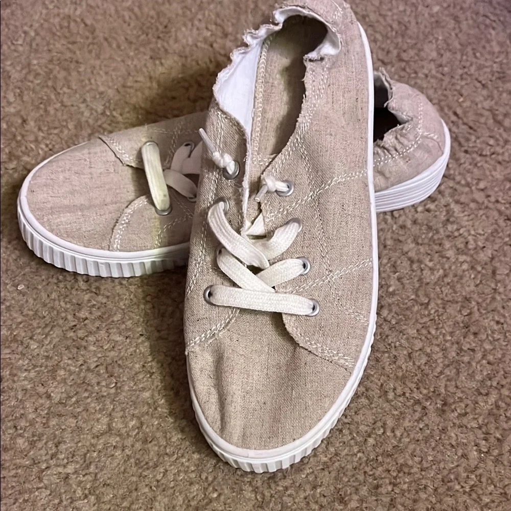 Madden Girl Stylish Tan Shoes - Picture 2 of 4